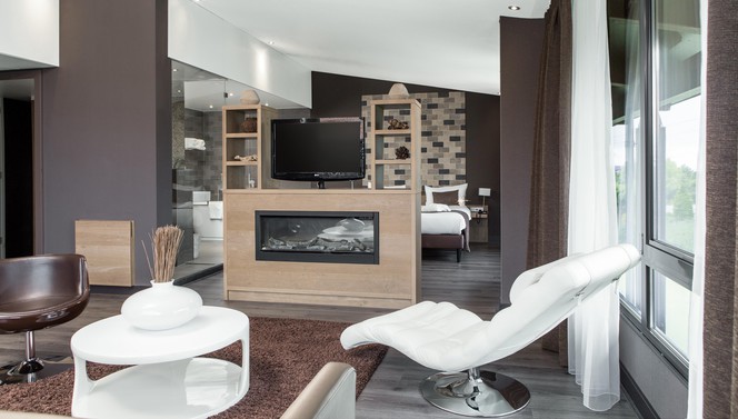 Wellness Suite Hotel Breukelen luxe suite openhaard sauna loungestoel genieten